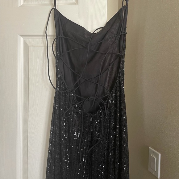 Mac Duggal Sequin Strappy Back Gown - Picture 4 of 15
